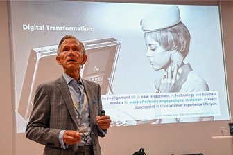 Chemnitz: Neues Format macht Firmen digital fit - Dirk Weigand macht den Anfang: Der Geschäftsführende Vize-Präsident Geschäftsentwicklung der Chemmedia AG gibt Prognosen rund um die Digitale Transformation ab. Deutschland hat Nachholbedarf.