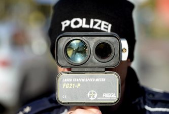 Chemnitz: Polizei blitzt 300 Raser - einer der Fahrer war 70 km/h zu schnell - 