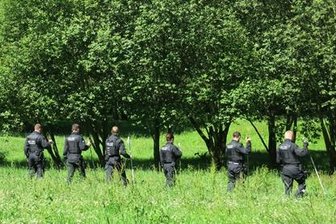 Chemnitz: Polizei findet Leiche bei Suche nach vermisster Frau - Bei einer Vermisstensuche am Donnerstagvormittag in Chemnitz fanden die Beamten eine Leiche.