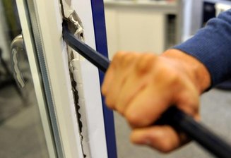 Chemnitz: Polizei stellt zwei Einbrecher - Diebstahlserie hält an -