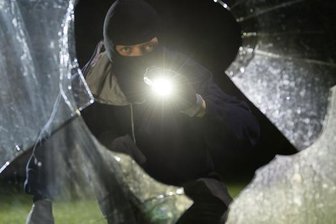 Chemnitz: Polizei weckt schlafenden Einbrecher -