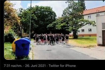 Chemnitz: Prozess um Nazi-Eklat bei CFC-Spiel in Most - Das im Netz verbreitete Video, in dem CFC-Fans im tschechischen Most eine Nazi-Parole brüllen, sorgte im Juni 2021 für einen Eklat.