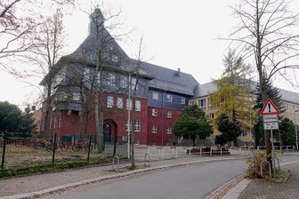 Chemnitz regelt Notfallbetreuung für Grundschüler: Weniger Berufe inbegriffen - Die Grundschule Reichenbrand wurde aufgrund mehrerer Coronainfektionen vorübergehend geschlossen.