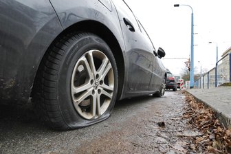 Chemnitz: Reifenstecher hinterlässt weiteren Schaden -