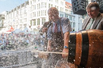 Chemnitz: Stadtfest-Auftakt mit Bierdusche -