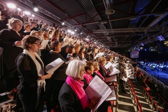 Chemnitz startet singend ins Jubiläumsjahr - Rund 1430 Chorsänger eröffneten am Sonntag das von der Stadt Chemnitz gefeierte Jubiläumsjahr.