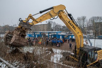 Baggerhub am Sonnenberg: Der Stadionneubau hat begonnen.