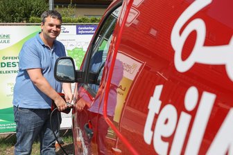 Chemnitz: Teilauto Carsharing wird Genossenschaft – was heißt das für die Nutzer? - Martin Schmidt, Regionalleiter von Teilauto, konnte auch 2024 neue Standorte einweihen.