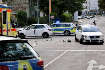 Chemnitz: Unfall auf vielbefahrener Kreuzung fordert zwei Verletzte - Der Unfall ereignete sich an der Kreuzung Hainstraße/Palmstraße auf dem Sonnenberg.