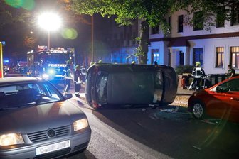 Chemnitz: Unfall mit vier Fahrzeugen in Gablenz - Schwerer Unfall am Samstagabend auf der Geibelstraße.