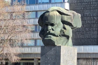 Chemnitz: Untersuchung des Marx-Monumentes verzögert sich - Das mehr als 50 Jahre alte Denkmal hat eine Auffrischung nötig.