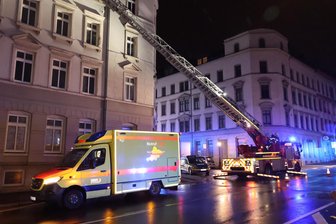 Chemnitz: Verdächtiger nach Wohnungsbrand auf dem Sonnenberg verhört - Gegen halb vier am Sonntag wurde die Feuerwehr alarmiert.