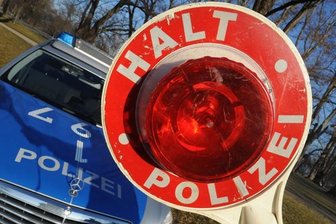 Chemnitz: VW-Fahrer fährt Polizistin an und flüchtet -