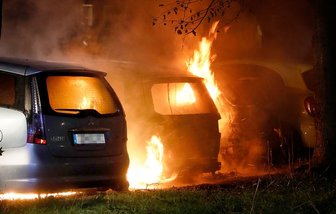 Chemnitz: Wieder Autobrände - Polizei vermutet Brandstiftung -
