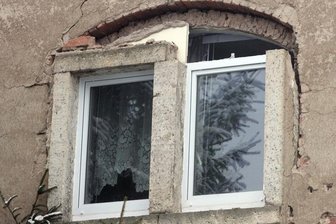 In einem Einfamilienhaus im Chemnitzer Stadtteil Altchemnitz hat sich am Dienstagvormittag eine Explosion ereignet, vermutlich ausgelöst durch Propangas.