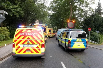 Chemnitz: Zusammenstoß auf der Annaberger Straße - Mehrere Rettungsfahrzeuge waren im Einsatz.
