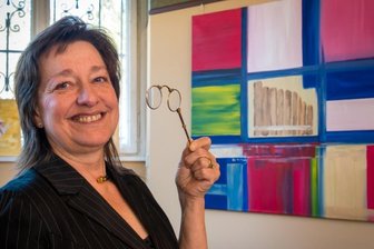 Chemnitzer Ärztin zeigt Dimensionsmalerei in Marienberger Baldauf-Villa -