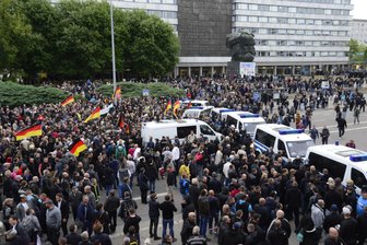 Chemnitzer Ausschreitungen 2018: Was ist aus den aggressiven jungen Männern von damals geworden? - Am 1. September hatten sich Teilnehmer von AfD- und Pro Chemnitz-Versammlungen zusammengetan. Nach der Veranstaltung kam es zu Gewalt in der Innenstadt.