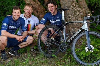 Chemnitzer Bahnsprinter vor Meisterschaften: Viel Ungewissheit vor dem Start - Stefan Bötticher, Joachim Eilers und Paul Schmidt (v. l.) vertreten bei den Meisterschaften die Chemnitzer Farben im Sprint.