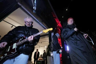Chemnitzer Band Kraftklub startet Geheim-Tour im Vogtland - Sie sind da: Kraftklub beim Soundcheck im Vogtland. 300 Leute warten schon.
