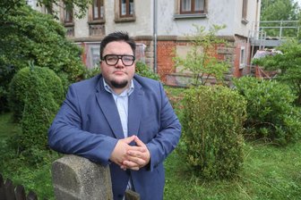 Chemnitzer Biolehrer legt Widerspruch gegen Nachtfahrverbot für Mähroboter ein: „Das ist Ideologie“ - Marvin Strothmeier aus Grüna findet das Nachtfahrverbot für Mähroboter nutzlos und rechtswidrig.