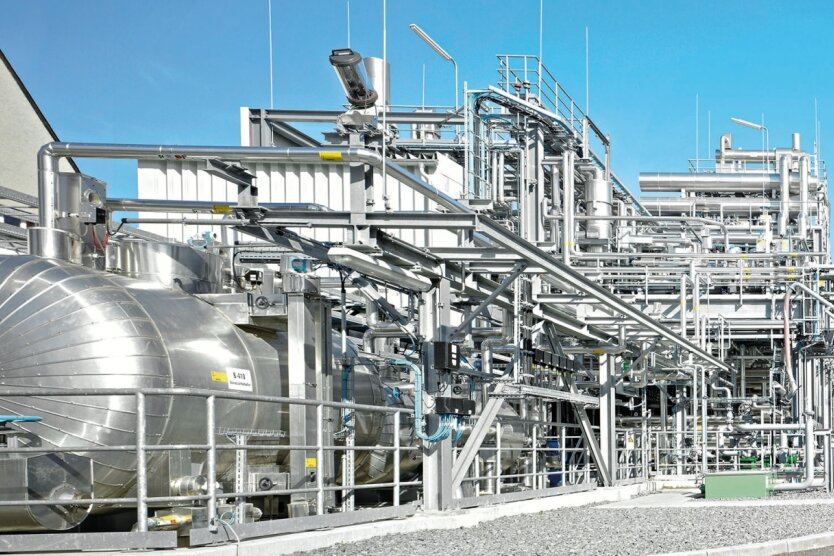 Chemnitzer Chemieanlagenbau will Allianz für grünen Kraftstoff - Der Chemieanlagenbau Chemnitz hat das bundesweit erste saubere Benzin entwickelt. Produziert wird es in Freiberg (Mittelsachsen). 