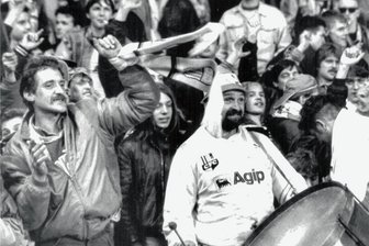 Chemnitzer FC: Das himmelblaue Pokaldebakel vor 30 Jahren - 31.3.1993 DFB-Pokal-Halbfinale Hertha II- Chemnitzer FC. An ihnen lag es nicht: Mehr als 2000 CFC-Fans feuerten im Olympiastadion ihre Mannschaft lautstark an. 