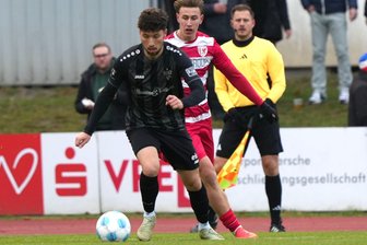 Chemnitzer FC: Dem „Wahnsinnsspiel“ in Greifswald fehlen die Tore - Tom Baumgart (vorn) brachte mit dem Chemnitzer FC einen Zähler aus Greifswald mit.