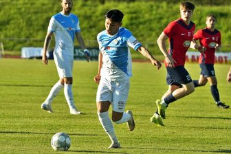 Chemnitzer FC: Ein hartes Stück Arbeit für einen Punkt - Jong-min Seo (am Ball) traf für den Chemnitzer FC in Eilenburg zum zwischenzeitlichen 1:1.