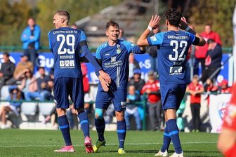 Chemnitzer FC feiert Schützenfest im Fußball-Landespokal - Torschützen unter sich: Simon Noah Roscher (v.l.n.r.) traf beim deutlichen 9:1-Sieg des Chemnitzer FC in Grimma dreifach, Kevin Freiberger machte einen Treffer, Andis Shala erzielte zwei Tore.