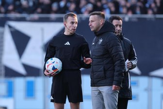 Chemnitzer FC gegen BFC Preussen neu angesetzt: „Für viele unserer Fans eine echte organisatorische Herausforderung“ - CFC-Geschäftsführer Tommy Haeder (r.) hofft auf viel Fanunterstützung