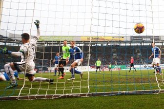Chemnitzer FC gewinnt 3:1 gegen Hansa Rostock - Treffer zum 1:0 für Chemnitz durch Torschütze Jamil Raphael Dem (nicht im Bild., Chemnitz).