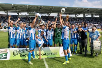 Chemnitzer FC holt den Sachsenpokal - Jubel über den Pokalsieg: Der CFC hat den FSV Zwickau am Samstag 2:0 besiegt.