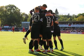 Chemnitzer FC holt Punkt in Greifswald: Mergels Tor reicht nicht zum Sieg - Torflaute beendet ! Die Chemnitzer Kicker jubeln in Greifswald über das zwischenzeitliche 1:0.
