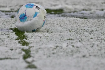 Chemnitzer FC kann Schwung vom Lok-Sieg nicht mitnehmen: Spiel in Berlin wurde abgesagt - Im Stadion von Preussen Berlin liegt zu viel Schnee, um vernünftig Fußball spielen zu können. Das Spiel gegen den CFC am kommenden Sonntag wurde deshalb abgesagt.