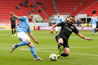 Chemnitzer FC punktet beim FC Ingolstadt - Duell zwischen Pascal Itter (Chemnitz) und Fatih Kaya (Ingolstadt).