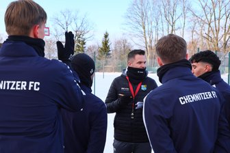 Chemnitzer FC: So steht derzeit die Ampel für das Punktspiel bei der U23 des 1. FC Magdeburg - Der CFC (hier beim Trainingsauftakt am 5. Januar) hat noch eine Woche länger Winterpause.