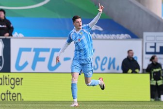 Chemnitzer FC: Was Eigengewächs Niclas Walther zu seinem Abschied sagt - In seinem letzten Heimspiel für den CFC erzielte Niclas Walther beim 3:2‑Heimsieg gegen den FSV Zwickau ein Traumtor.