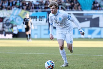 Chemnitzer FC will „Minivorteil“ ausnutzen und dritten Sieg in Folge - Julius Bochmann spielte gegen Leipzig neben Dario Gebuhr in der Innenverteidigung des CFC.
