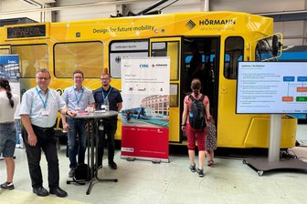 Chemnitzer Firmen entwickeln Züge der Zukunft - Bei einem Tag der offenen Tür bei der CVAG im Betriebshof Adelsberg konnten sich Besucher über die autonom fahrende Straßenbahnen erkundigen.