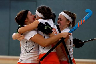 Chemnitzer Hockeydamen feiern ihre große Premiere - Im Frühjahr bejubelten die Chemnitzer Hockeyspielerinnen den Aufstieg in die 2. Hallen-Bundesliga. Nun geht es dort zur Sache.