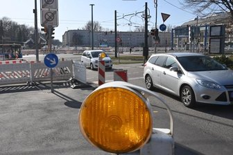 Chemnitzer Johannisplatz wird ab April umgebaut: Das ändert sich - Im April sollen die Umbauarbeiten an der Zufahrt zum Johannisplatz beginnen. Auf Autofahrer kommen dann neue Einschränkungen zu. Eine zusätzliche Spur für die Ausfahrt wird errichtet.