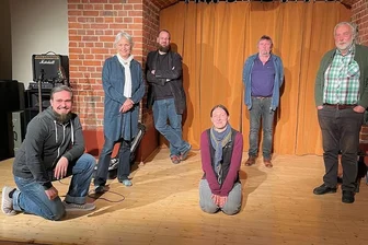 Chemnitzer Kabarett: "Vielleicht ist unser Humor auch etwas schwärzer geworden" - Das Chemnitzer Kabarett mit Paul Ulbricht, Ellen Schaller, Martin Berke, Bettine Zweigler, Gerd Ulbricht und Andreas Zweigler (von links). 