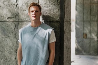 Chemnitzer Kunstprojekt in der Ukraine: „Ich komme in dem Land an meine Grenzen“ - Benjamin Gruner aus Chemnitz hat eine Ausstellung in Iwano-Frankiwsk mit kuratiert und erlebte in der Ukraine emotionale Achterbahnfahrten.