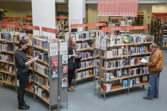 Chemnitzer Literaturgespräche: Gedankenaustausch über Roman und Sachbuch - Blick in die Stadtbibliothek. In deren Veranstaltungssaal findet am 14. Januar das Chemnitzer Literaturgespräch statt.