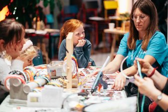 Chemnitzer Maker-Advent gewinnt Deutschen Tourismuspreis 2025 - Dass der Maker-Advent mehr ist als Weihnachtskonsum, überzeugte die Jury.