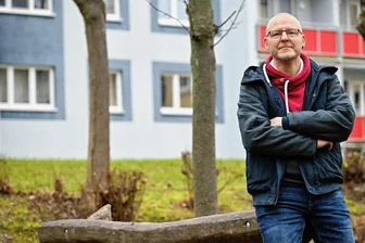 Chemnitzer muss neun Monate auf Termin bei Long-Covid-Spezialisten warten - Seit einer Covid-Erkrankung leidet Dirk Brettschneider an Beschwerden wie Gedächtnisstörungen und schlagartiger Erschöpfung. Hilfe erhofft er sich von Spezialisten vom Klinikum Chemnitz. Allerdings muss er sich dafür lange gedulden. 
