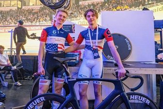 Chemnitzer Nachwuchspedaleur sattelt bei den Profis auf - Der Chemnitzer Constantin Lohse (r.) und der US-Amerikaner Colby Lange bildeten bei den Six Days of Berlin ein Team. 