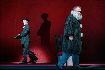 Chemnitzer Opernhaus zeigt Inszenierung von Verdi-Werk - Alexander Kiechle (links) spielt Sparafucile und Markus Marquardt den Rigoletto.