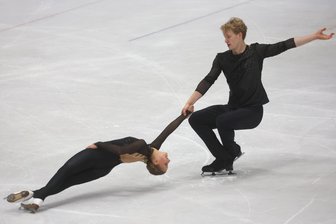 Chemnitzer Paar Roscher/Schuster für Eiskunstlauf-EM in Tallinn gerüstet – „Seit Sommer einen Riesensprung gemacht“ - Letizia Roscher und Luis Schuster während der Deutschen Meisterschaften in Oberstdorf auf dem Eis. Die Chemnitzer Paarläufer freuen sich auf die EM in Tallinn.